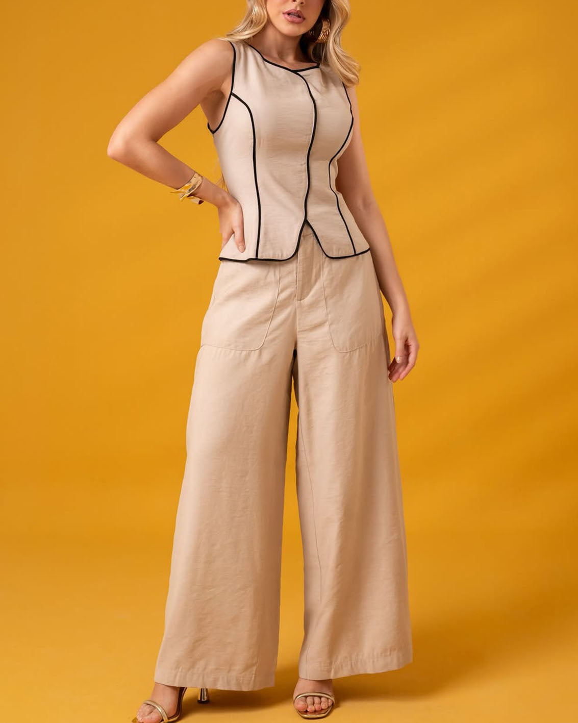 Stylish Contrasting Vest & Pants Set