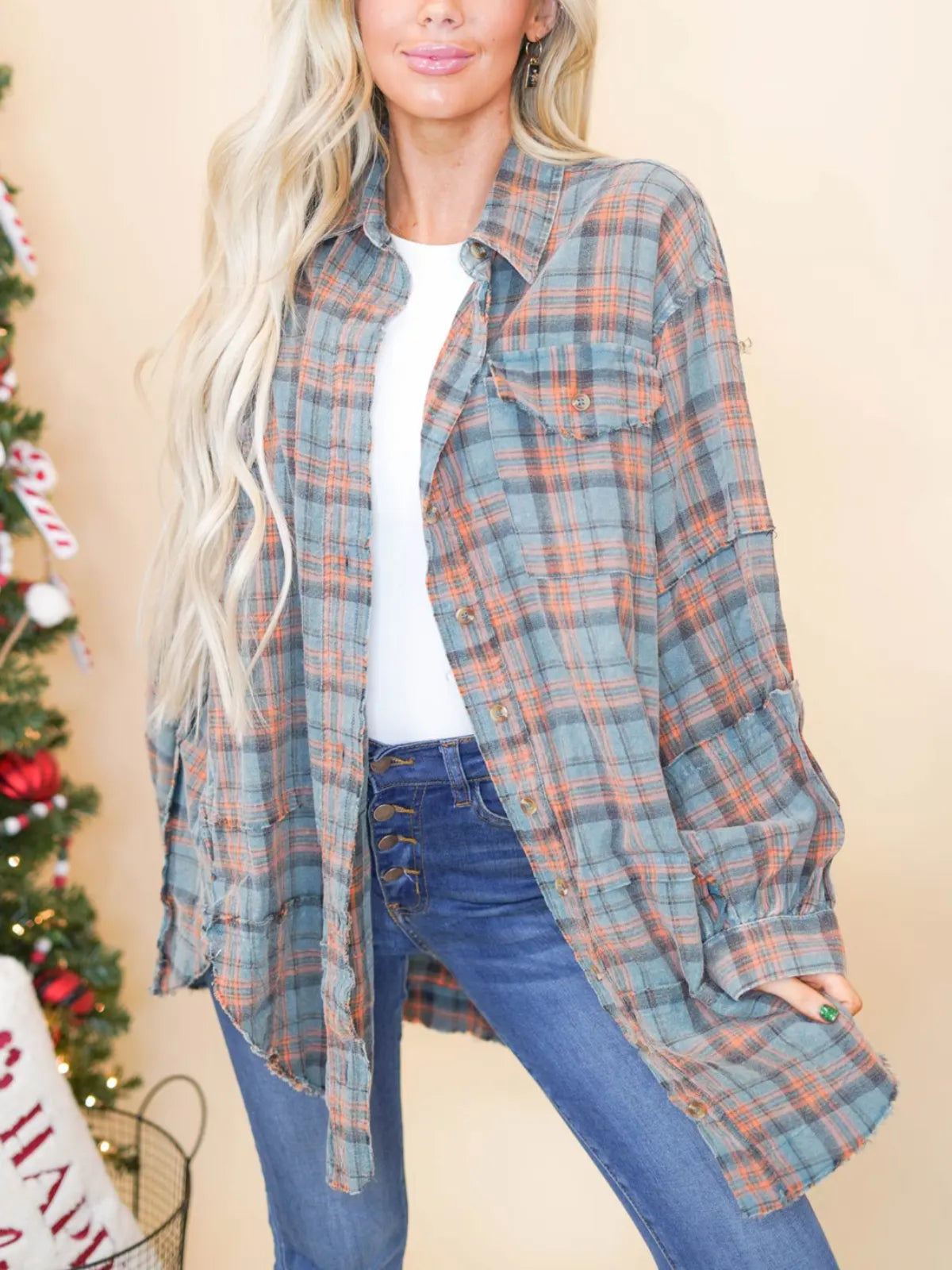 ⏰Hot Sale-Women's Seams Raw Edge Washed Oversized Shirt Jacket with Pockets 🔥New arrivals at special price🔥