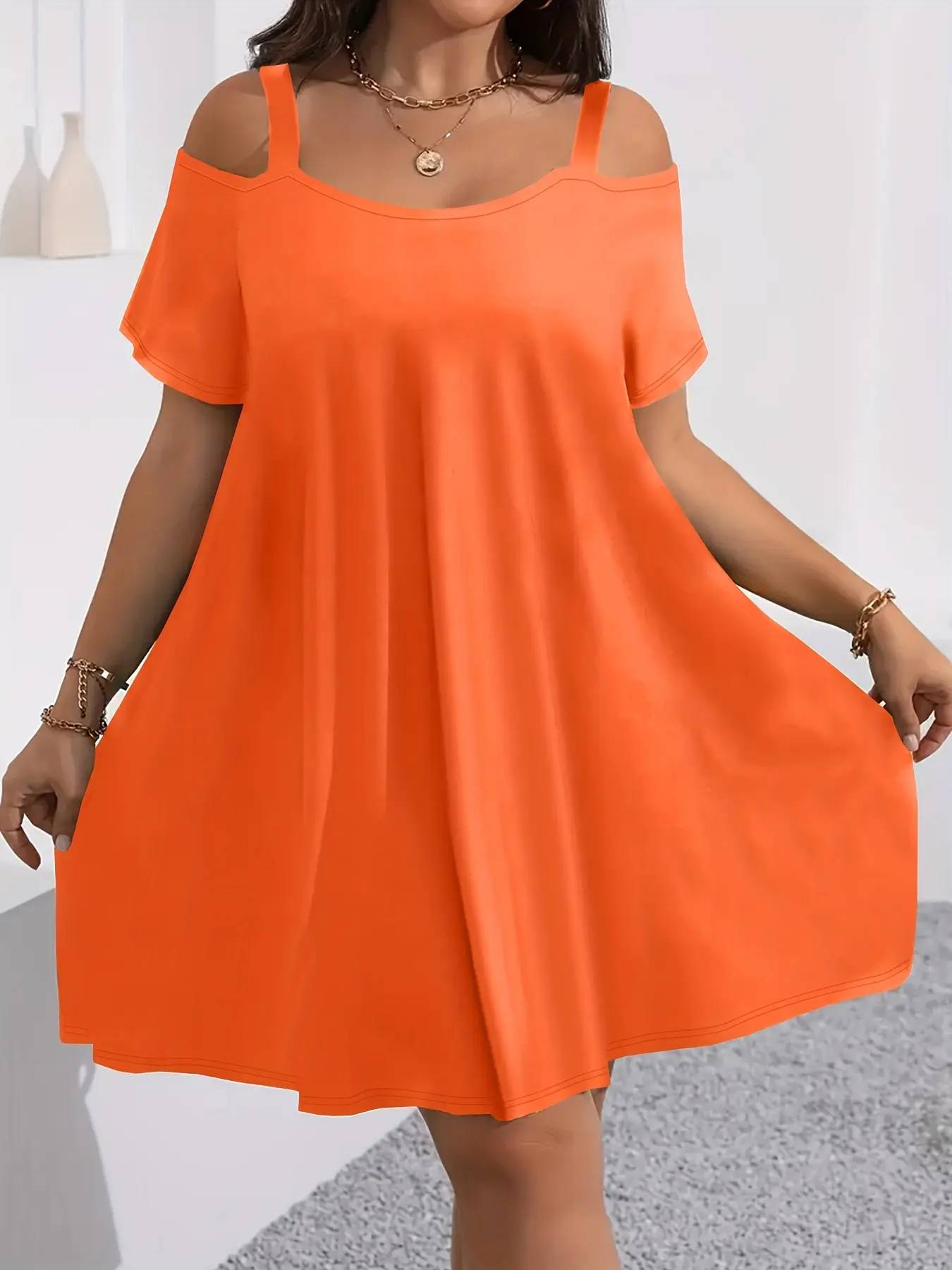 Plus Size Women's Round Neck Short Sleeve Shoulder Cut Out Fitted Casual Midi Dress
