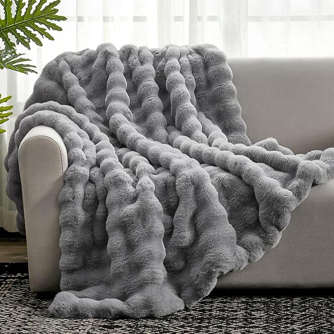 🔥Popular thickened rabbit plush nap blanket, flannel milk velvet cover blanket