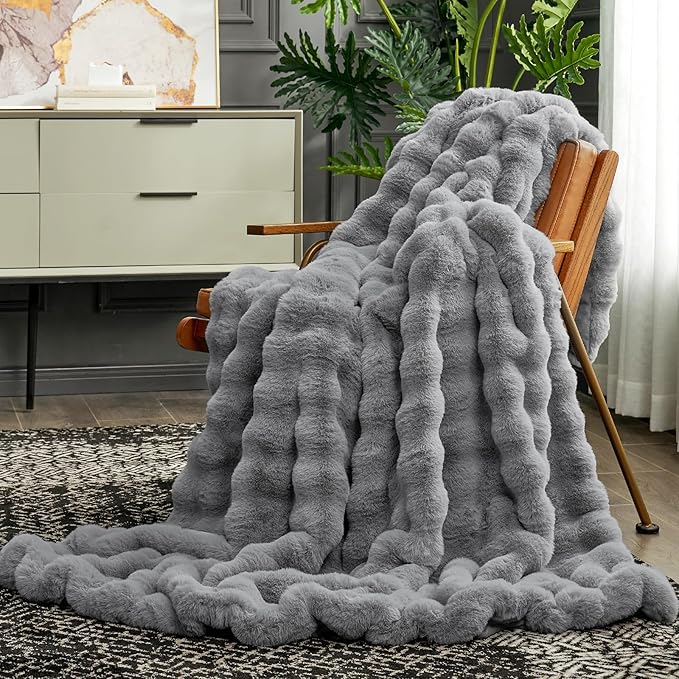 🔥Popular thickened rabbit plush nap blanket, flannel milk velvet cover blanket