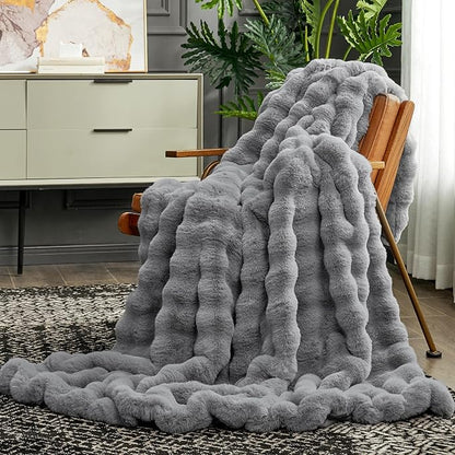 🔥Popular thickened rabbit plush nap blanket, flannel milk velvet cover blanket