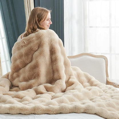 🔥Popular thickened rabbit plush nap blanket, flannel milk velvet cover blanket