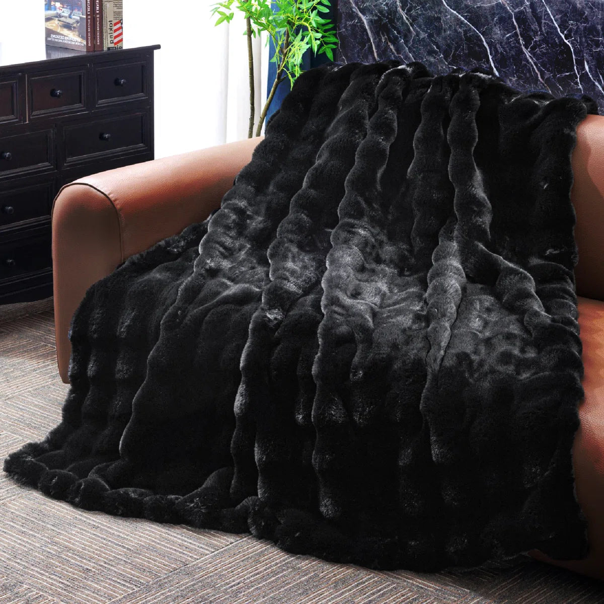 🔥Popular thickened rabbit plush nap blanket, flannel milk velvet cover blanket