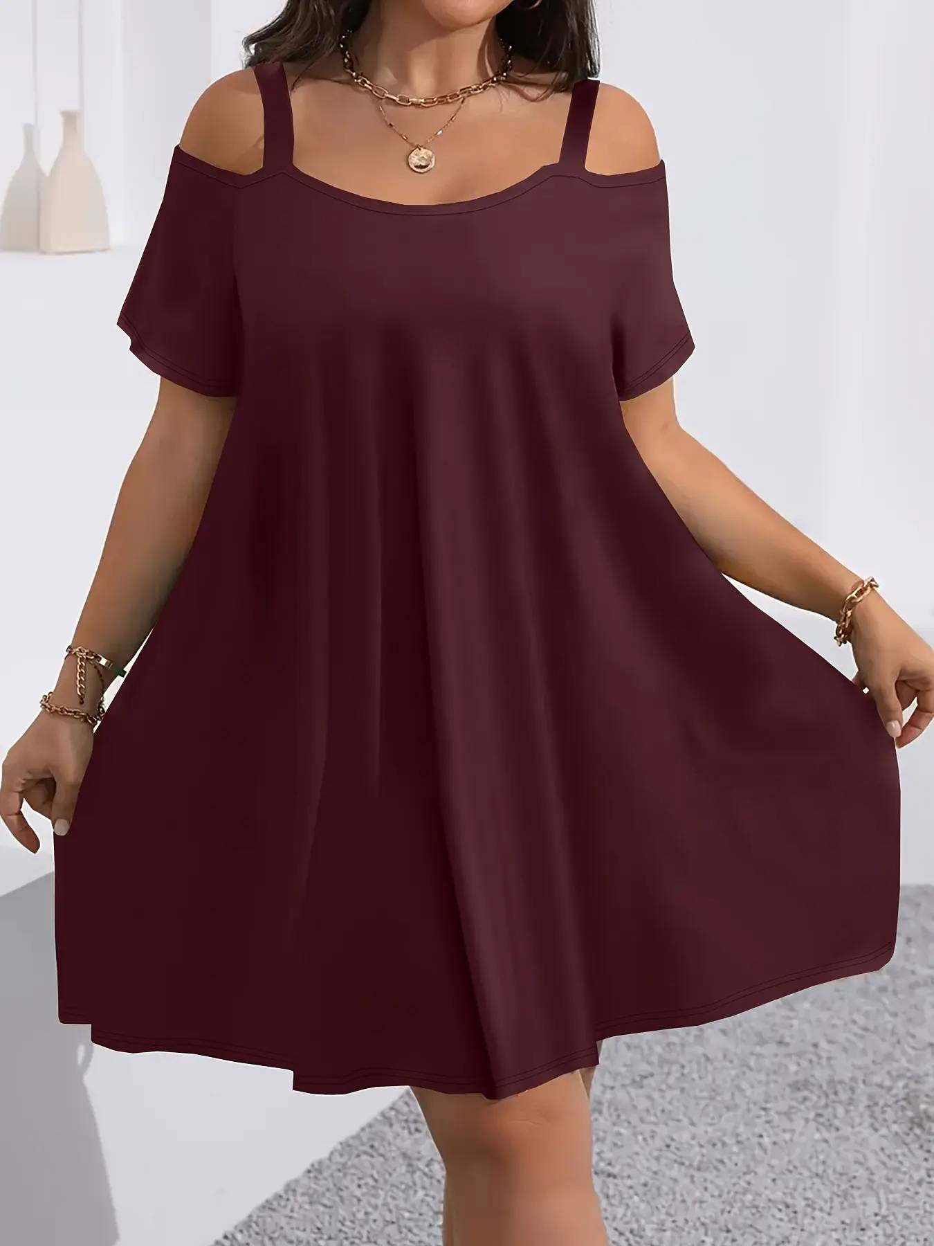 Plus Size Women's Round Neck Short Sleeve Shoulder Cut Out Fitted Casual Midi Dress
